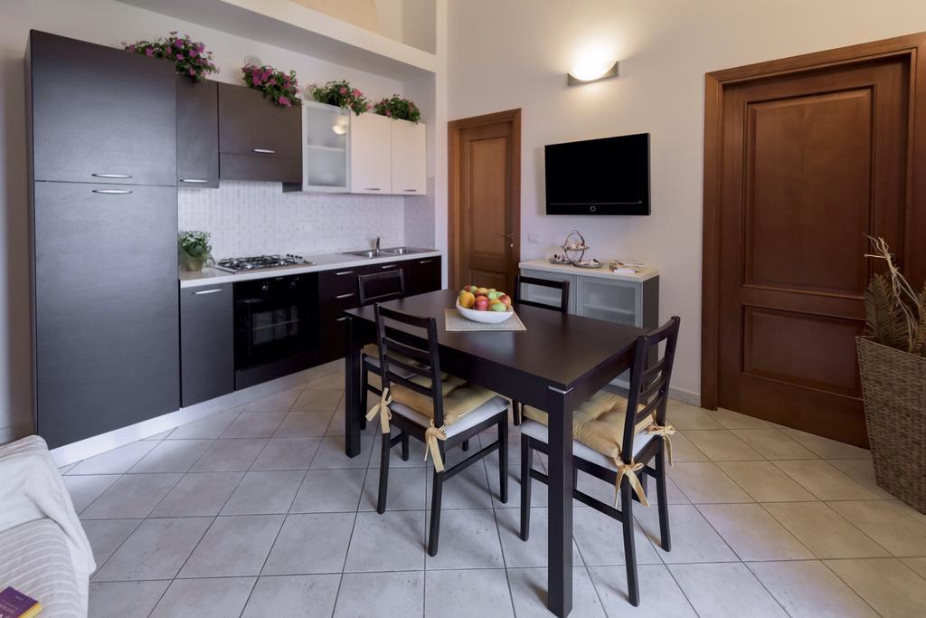 Ferienwohnung Residenza Piccolo Eden Bosa Marina Exterior foto